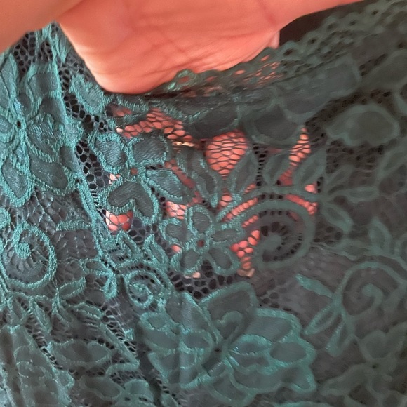 LACE DRESS - SIZE Large - Picture 3 of 3